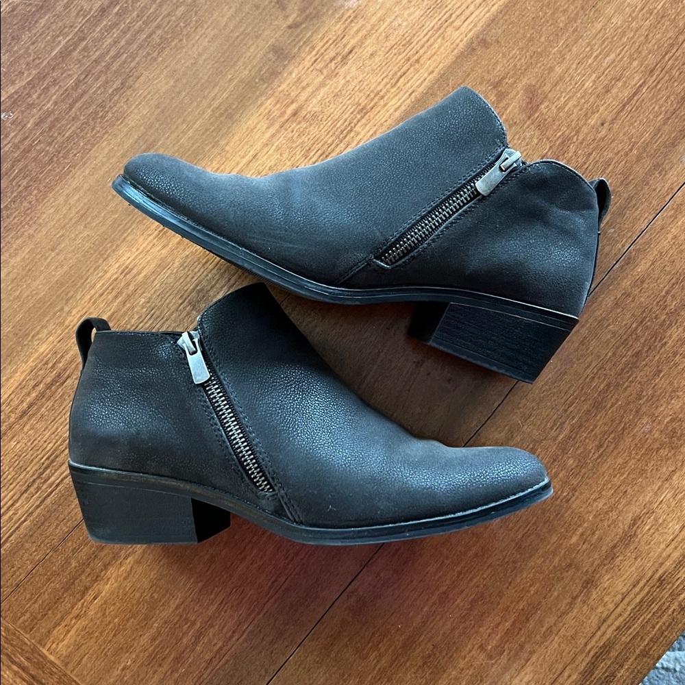 Jessica Cline Burnished Toe Black Suede Ankle Booties Size 7.5W - Picture 4 of 6